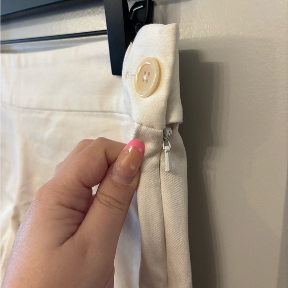 Lilly Pulitzer white trouser pull on shorts with zipper size 4 - Picture 8 of 13